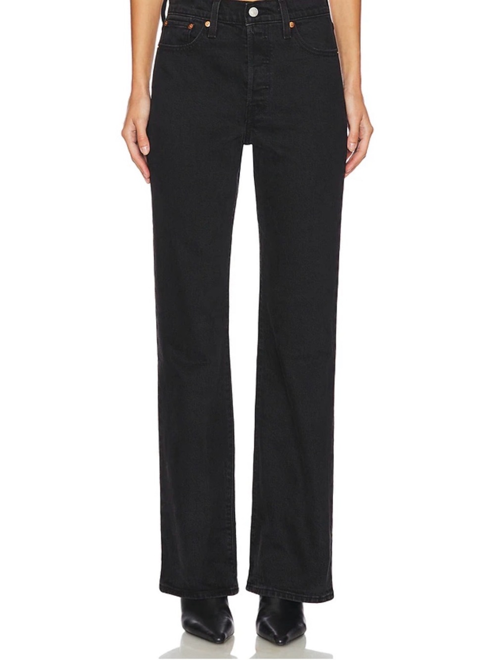 Levi’s Wedgie Boot Jeans in Black (she’s in the zone)